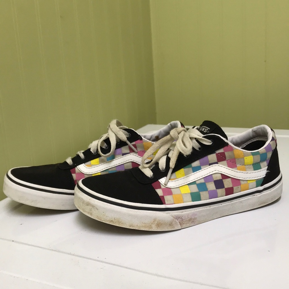 Girls vans size 5 tennis shoes